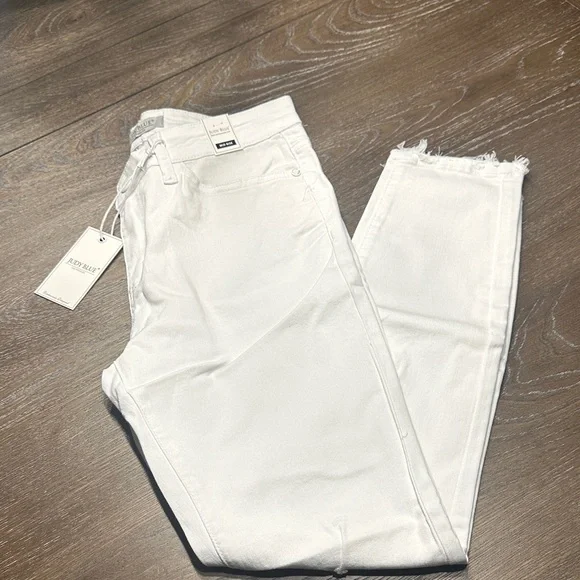 Judy Blue Women's Cropped White Jeans - Picture 5 of 8